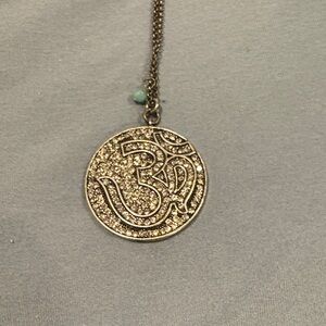 Elegant Silver Pendant Necklace